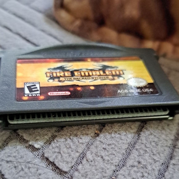 Nintendo Game Boy Advance Fire Emblem: The Sacred Stones - Black Cartridge - Picture 3 of 3